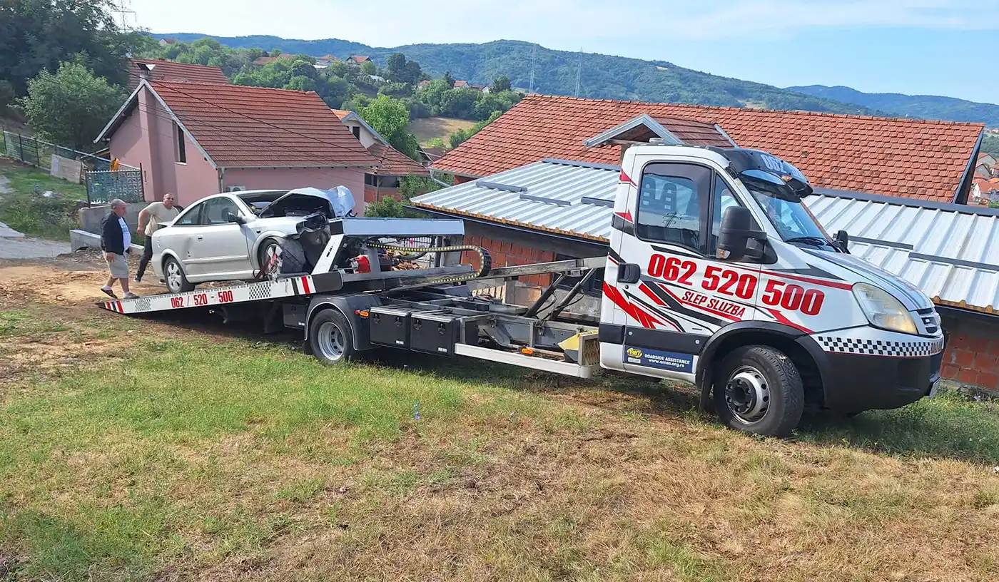Šlepanje havarisanog vozila nakon sudara